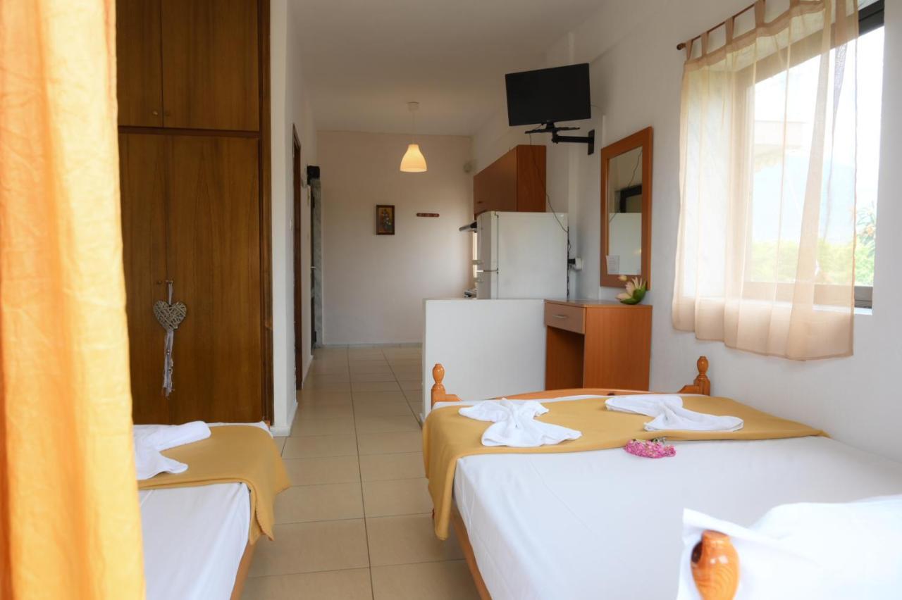 Hotel Geromichalos Paralía Skotínis Exteriör bild