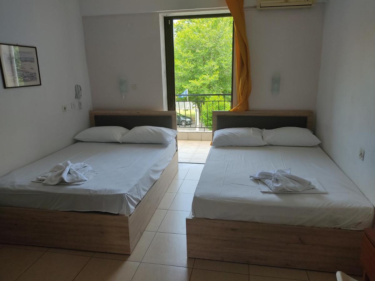Hotel Geromichalos Paralía Skotínis Exteriör bild